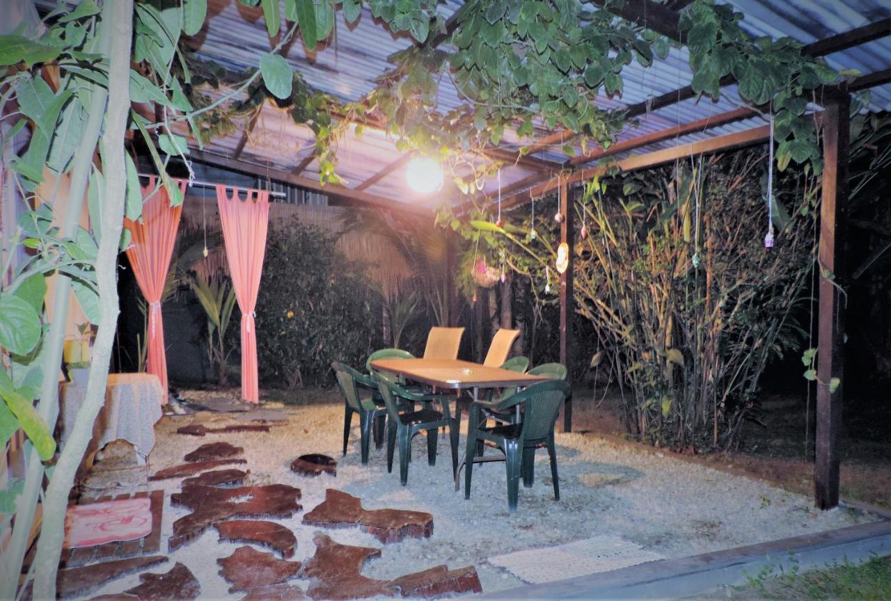 Rosa Lodge Cahuita Exterior photo